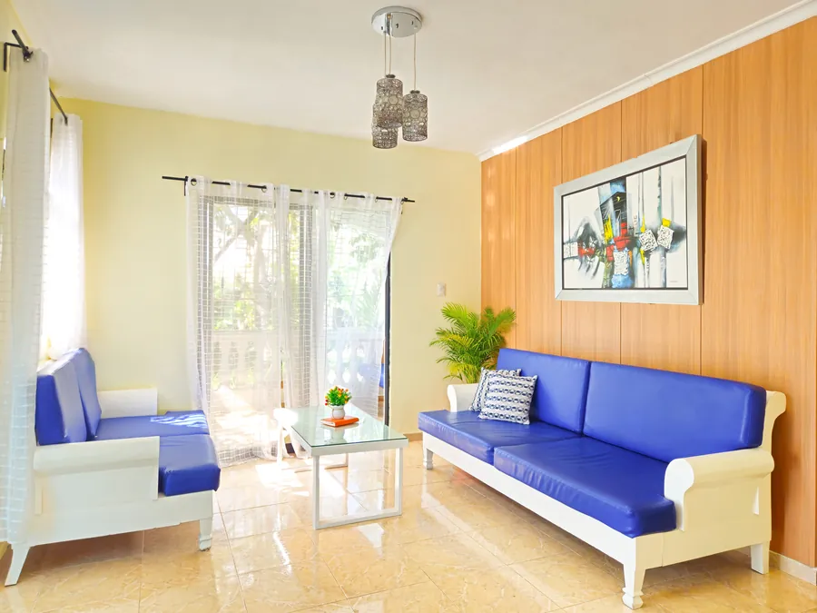 The second sitting area, looking to the garden doors